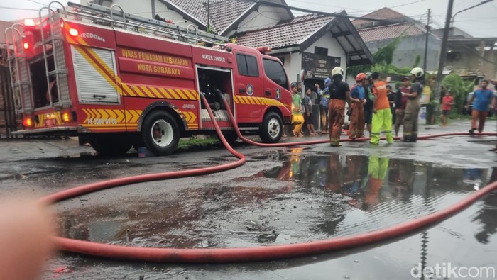 banjir di surabaya