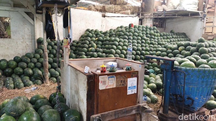 Begini kondisi TKP penjual semangka di Jaktim tewas disiram air keras-dibacok (Tina/detikcom).