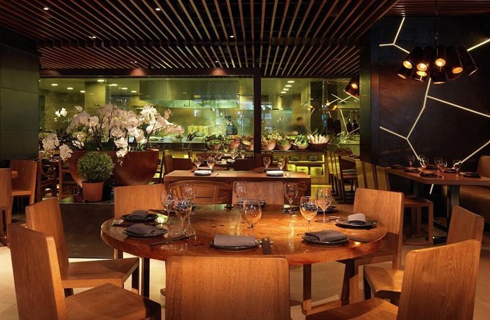 Begini tampilan restoran Novikov tempat Thiago Silva dan teman klub Chelsea lainnya makan malam setelah pertandingan.