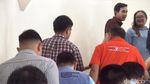 Berkemeja Kotak-kotak, Kaesang Tiba di Markas Perjuangan Relawan Jokowi