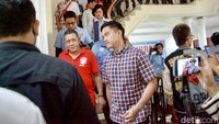 Usai room tour, Kaesang akan berbincang membahas berbagai topik bersama relawan.
