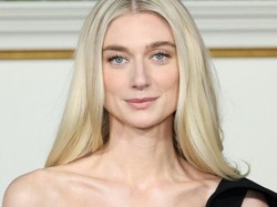 10 Foto Cantiknya Elizabeth Debicki, Putri Diana Menang Golden Globes 2024