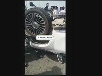 Ngeri! Fortuner Terguling 6 Kali karena Pelek Modif Hancur