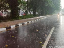 Ini Penyebab Hujan Lebat hingga Angin Kencang di Jatim