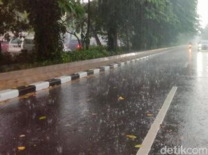 Cuaca Jatim 12 November 2025, Awas Hujan Petir di 6 Wilayah
