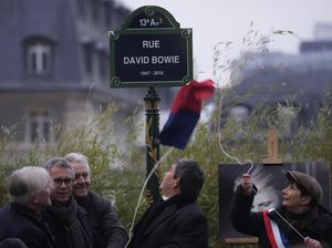Ikon Musik Inggris David Bowie Jadi Nama Jalan di Paris, Ini Potretnya