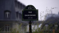 Jalan ini kira-kira berada di antara kebun raya Jardin des Plantes dan Perpustakaan Nasional. Terletak di antara dua gedung perkantoran modern, termasuk kantor pusat penerbitan berita Le Monde dan LObs, terbuka ke jalan Pierre-Mendes-France dan akan terhubung ke jembatan masa depan yang menghubungkan jalan tersebut ke boulevard de lHopital, dekat kereta Austerlitz stasiun dan Rumah Sakit Pitie-Salpetriere.