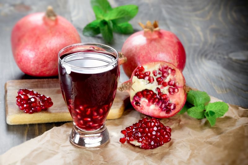 Illustration of Pomegranate Juice