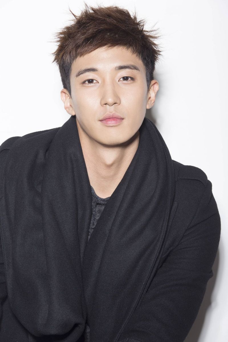 Kang Kyung Joon dikabarkan selingkuh dari Jang Shin Young dengan istri orang