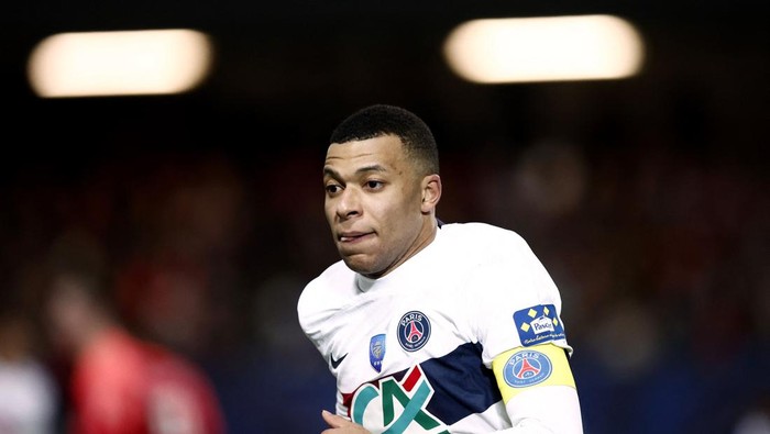 Soccer Football - Coupe de France - Round of 64 - U.S. Revel v Paris St Germain - Stade Pierre-Fabre, Castres, France - January 7, 2024 Paris St Germains Kylian Mbappe REUTERS/Stephane Mahe