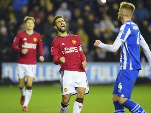 Lewati Wigan, Satu yang Kurang dari MU
