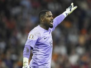 Maignan Dinilai Tak Lebih Baik dari Donnarumma