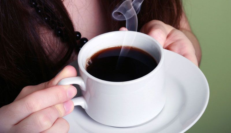 Minum kopi hitam di pagi hari bisa membantu menurunkan berat badan