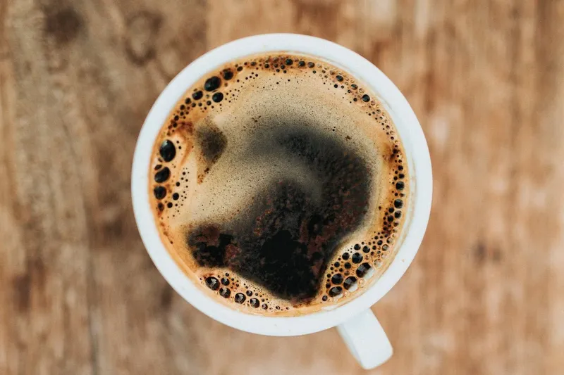 Minum kopi hitam di pagi hari bisa membantu menurunkan berat badan