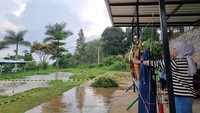Bagi traveler yang ingin wisata yang seru tetapi cenderung santai? bisa juga kok. Traveler bisa menikmati aktivitas berpanah. Traveler akan dibekali enam anak panah dan traveler ditantang untuk mengenai target panah dengan tepat sasaran.