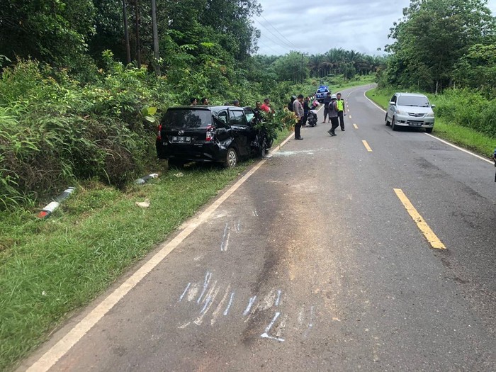 Pasangan suami istri (pasutri) di Kabupaten Bangka, tewas setelah mobil yang ditumpangi terlibat kecelakaan.
