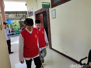 Dua Terdakwa Perekam Perempuan Mandi di Gresik Dituntut 1 Tahun Penjara