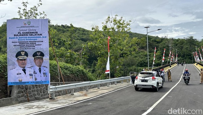 Peresmian pemanfaatan Jembatan Akbar Parepare yang dulunya bernama Jembatan Parepare.