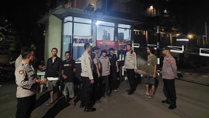 Polsek Pancoran ajak warga hidupkan kembali siskamling buntut angka kasus pencurian kendaraan bermotor naik di awal 2024.