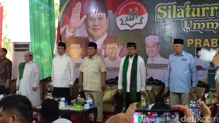 Prabowo Subianto saat berkunjung ke Palembang.