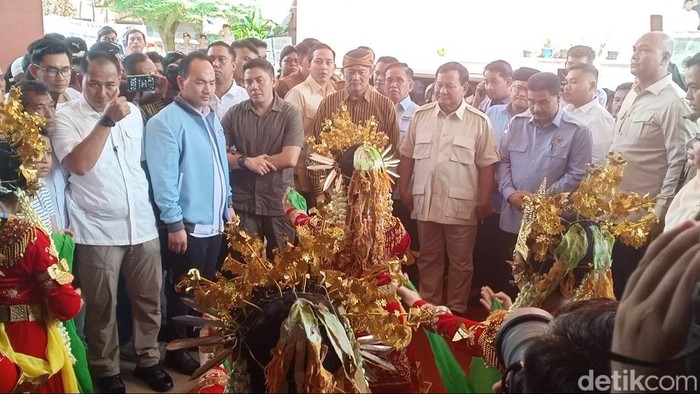 Prabowo Subianto tiba di Jambi.