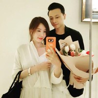 Meski sudah cukup lama jadi istri pengusaha, tampaknya pemain Love ft. Marriage & Divorce itu belum sepenuhnya terbiasa jadi orang kaya. Ia mengaku masih terkejut dengan besarnya rumah mereka di Thailand. Aku masih belum tahu berapa banyak kamar yang ada di rumahku, ujarnya. Foto: Instagram @shinjooah