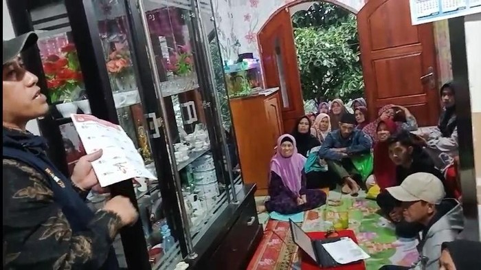 Tangkapan Layar Staf Desa di KBB Pengaruhi Warga Dukung Salah Satu Caleg DPRD KBB.