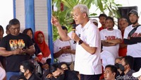 Lebih lanjut, kata Ganjar, HNSI memiliki kepentingan selain sebagai organisasi juga untuk melakukan tindakan terhadap anggota nelayan di Cilacap. Jika ada kesulitan dalam pengurusan perizinan maka harus membantu serta bergerak cepat.