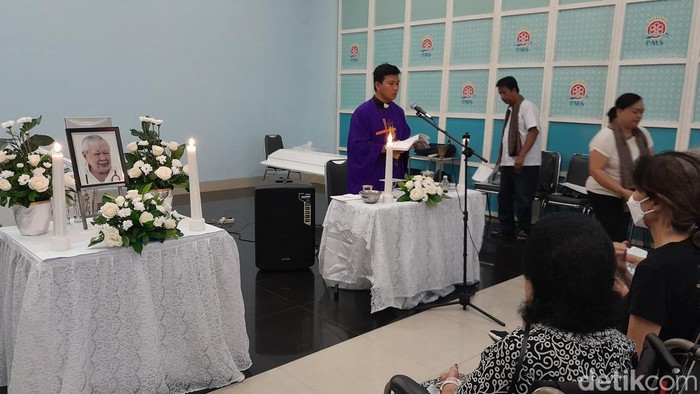 Upacara Jik Bok jenazah Dokter Lo di Rumah Duka Thiong Ting, Solo, Selasa (9/1/2024).