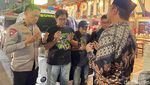 Bantuan Satu Unit Ambulans untuk Bonek dari Wakapolda Jatim