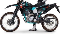 Sementara WR155R black memiliki perpaduan warna hitam, cyan dan oranye mewakili karakter sporty, agresif dan juga fashionable. Foto: Dok. Yamaha Indonesia Motor Manufacturing (YIMM)