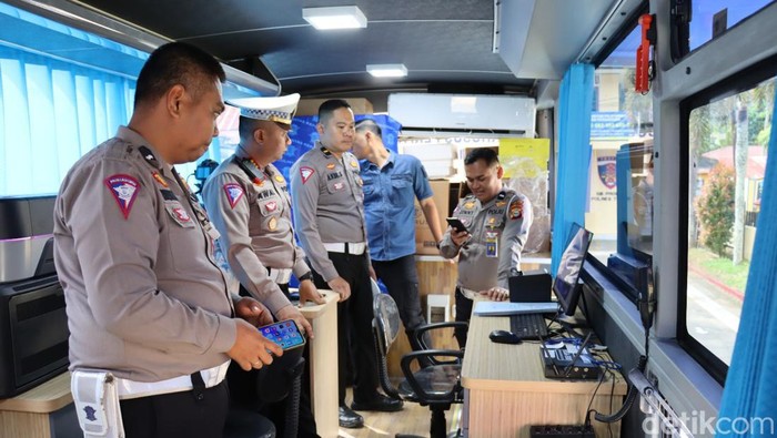 Aktivitas Bus SIM Keliling Polres Tana Toraja.