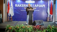 Raker bertema Bertumbuh Bersama Solid Berkarya, APJAPI Jaya! dan sub tema : APJAPI berinovasi dan menginspirasi industri jasa penagihan sebagai pilar menuju kejayaan dan prestasi yang unggul.  