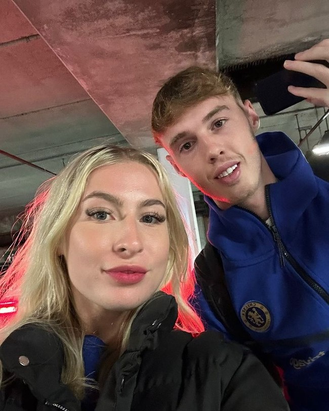 Astrid Wett dan Cole Palmer baru-baru ini memang terlihat bersama. Mereka tampil dalam sebuah selfie yang menunjukkan keakraban. Foto: Instagram