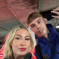 Astrid Wett dan Cole Palmer baru-baru ini memang terlihat bersama. Mereka tampil dalam sebuah selfie yang menunjukkan keakraban. Foto: Instagram