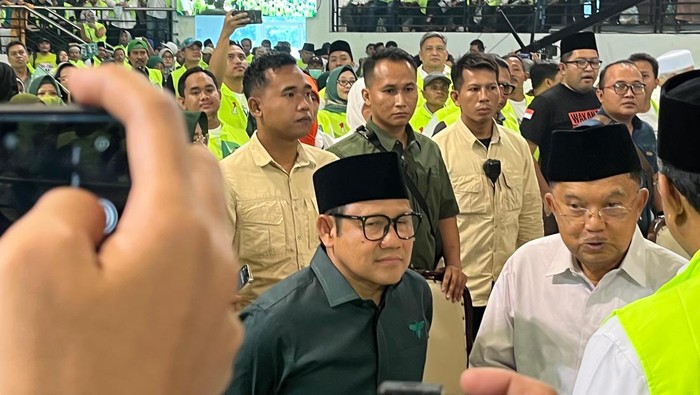 JK terlihat bersama Cak Imin pada acara konsolidasi kader dan relawan yang digelar di DBL Arena, Surabaya, Rabu (10/1/2024).