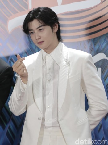 Cha Eun Woo Jalani Pembaptisan di Barak Militer