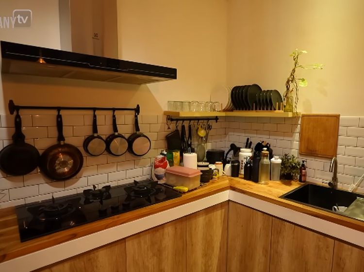 Mungil! Ini Dapur Desain Minimalis di Rumah Baru Dikta