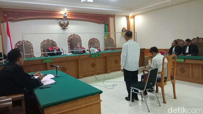 Dua pegawai UPPKB Cekik Gilimanuk divonis setahun penjara, Rabu (10/1/2024).
