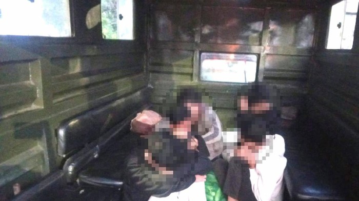 Enam pemuda di Surabaya hendak tawuran dengan membawa sajam diamankan petugas Satpol PP