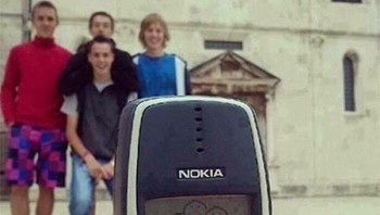 Foto pakai Nokia 3310... Foto: Boredpanda