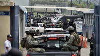 Ini merupakan kedua kalinya Fito melakukan aksi serupa. Pada 2013, pria berusia 44 tahun tersebut sempat kabur dari penjara — sebelum akhirnya kembali ditangkap tiga bulan kemudian. 