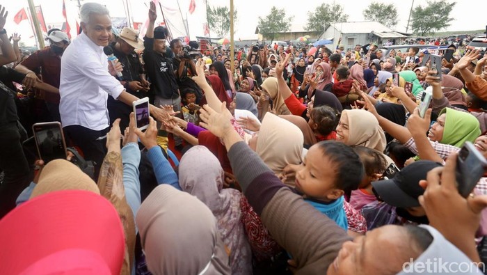 Giliran Nelayan Brebes yang Curhat ke Ganjar Giliran Nelayan Brebes yang Curhat ke Ganjar