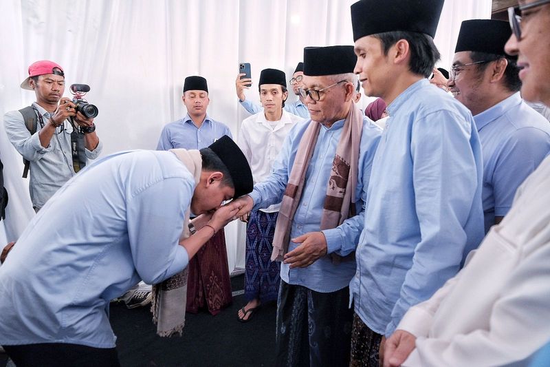 'Halaqoh Kebangsaan Kiai Kampung Bersama Gibran Rakabuming Raka'