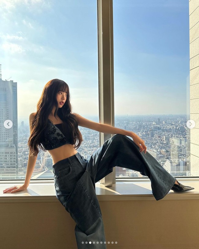 Dengan eksistensinya, Jang Wonyoung IVE didapuk menjadi brand ambassador untuk rumah mode Italia, Miu Miu pada 2022. Foto: dok. Instagram @for_everyoung10