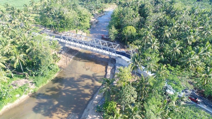 Jembatan penghubung Desa Sitiarjo di Kecamatan Sumbermanjing Wetan, Kabupaten Malang dengan Desa Sidodadi di Kecamatan Gedangan, Kabupaten Malang, tuntas dikerjakan