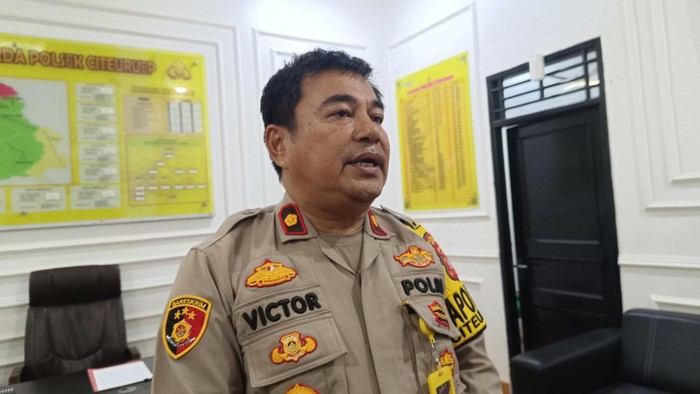Kapolsek Citeureup Kompol Victor Hamonangan (Rizky/detikcom)