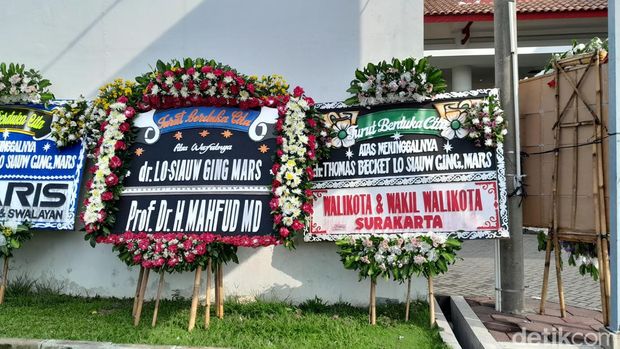 Karangan bunga duka cita dari Wali Kota dan Wakil Wali Kota Solo untuk Dokter Lo di Thiong Ting, Rabu (10/1/2024).