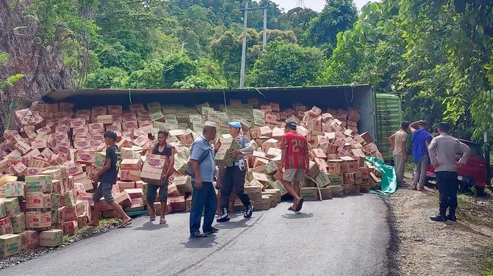 Kecelakaan truk di Kolaka Utara.