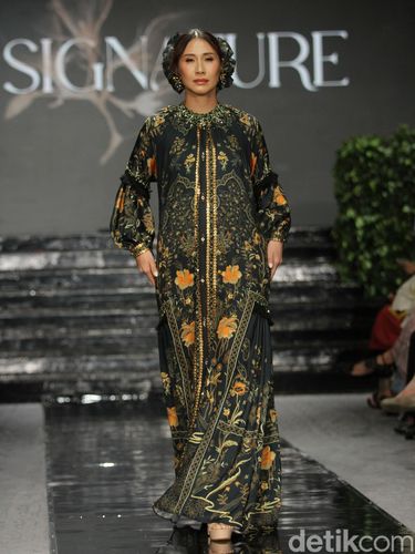 Koleksi Nawasana di half patiunus